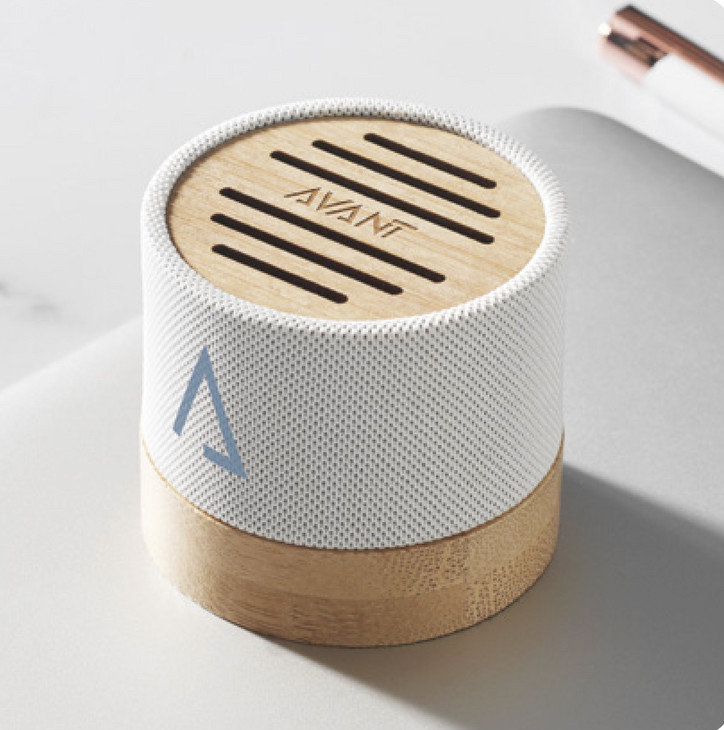 Altavoz con logotipo